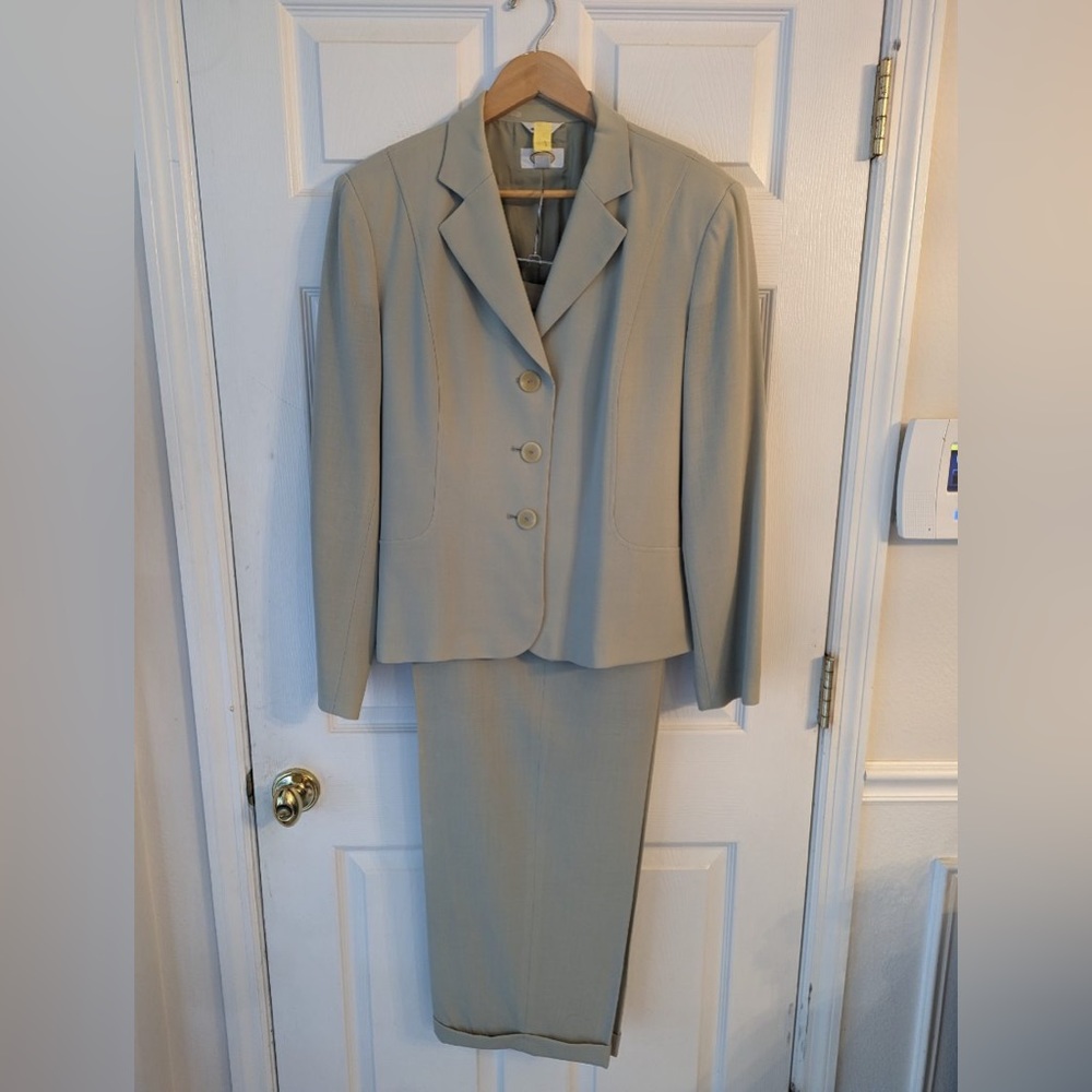 Talbots, Sage Green, 100% Summer wool made from Italian fabric, Size 18